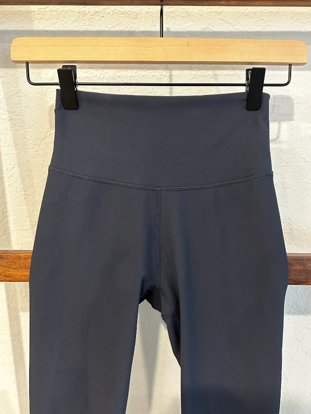 Wilo The Label Navy Ribbed High Rise Crop Leggings XS - Picture 7 of 8